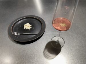 Lonich, B) お茶とコーヒー、日本と中国の融合を表現したコース